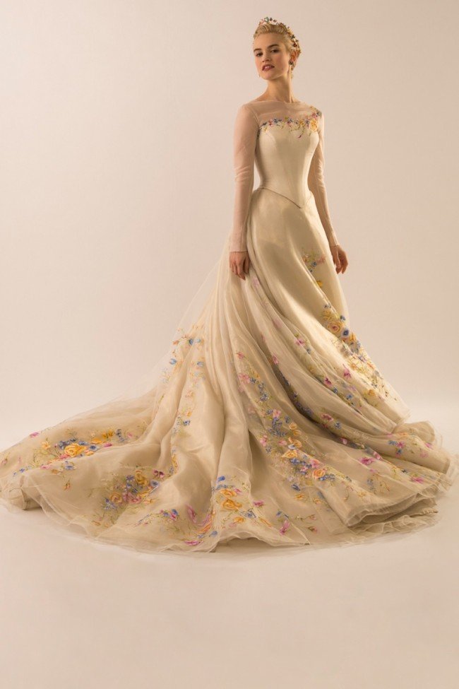 実写版シンデレラのウェディングドレス ウェディングドレス フルールドリスのブログ